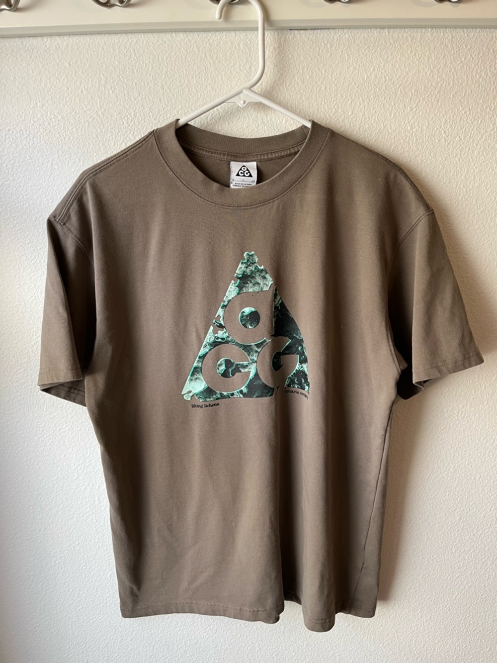 Nike ACG Mt Hood Graphic Tee Mens Small Olive Green Triangle Logo Gorpcore